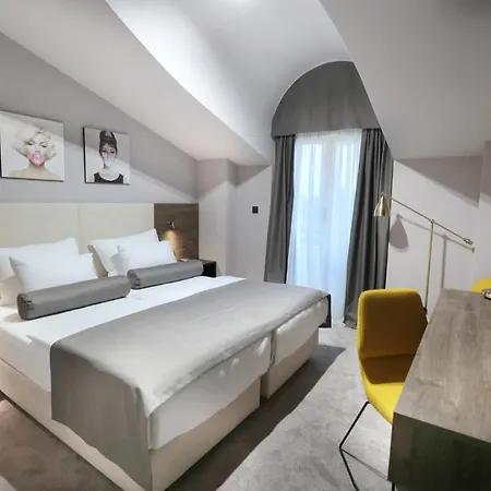 Hotel Milenij 4*