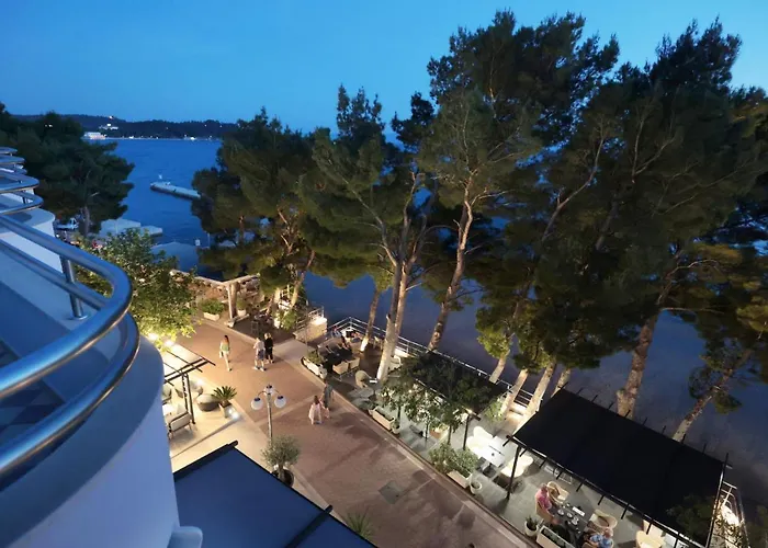 ミレニイ 4* マカルスカ