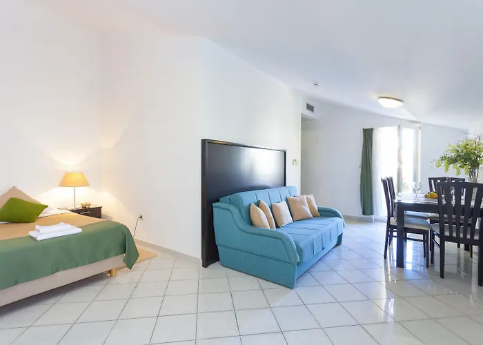 ミレニイ ホテル 4*